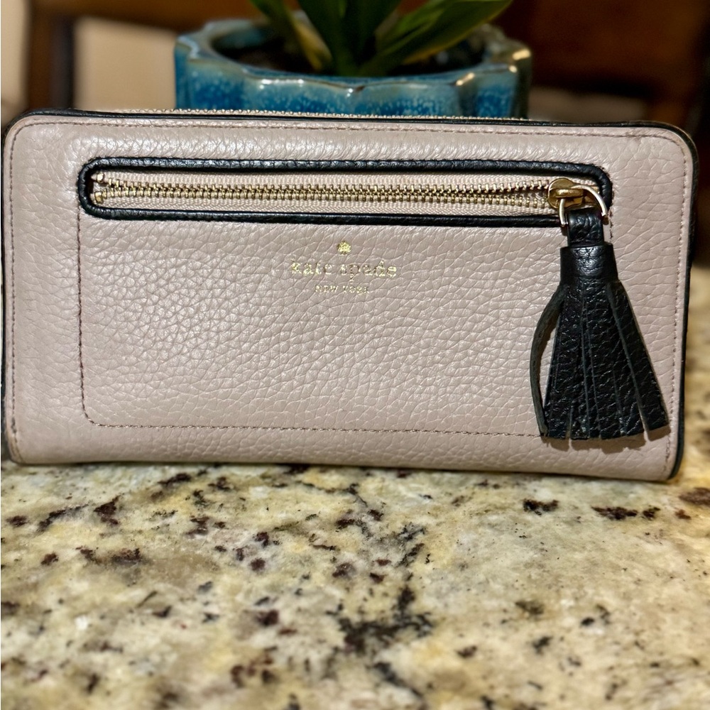 Kate Spade Cream and Black Leather Wallet